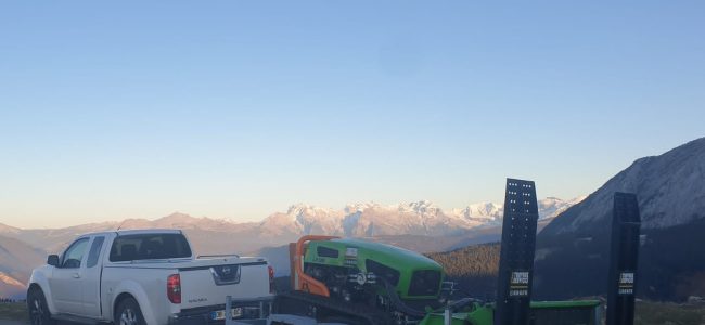 Débroussaillage des Alpages avec Robot Broyeur sur chenilles sur le département de la Haute-Savoie , Pays du Mont Blanc